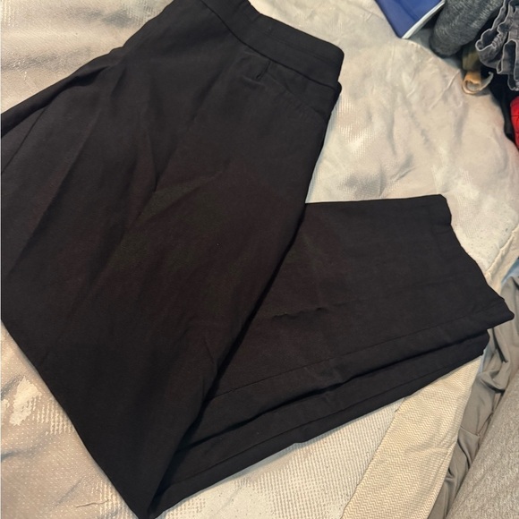 Classic Black Capri Pants - Picture 2 of 8